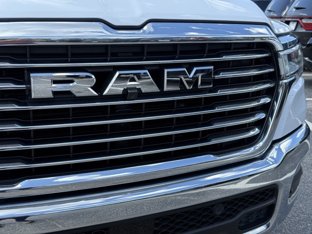 2025 Ram 1500 Laramie photo 3