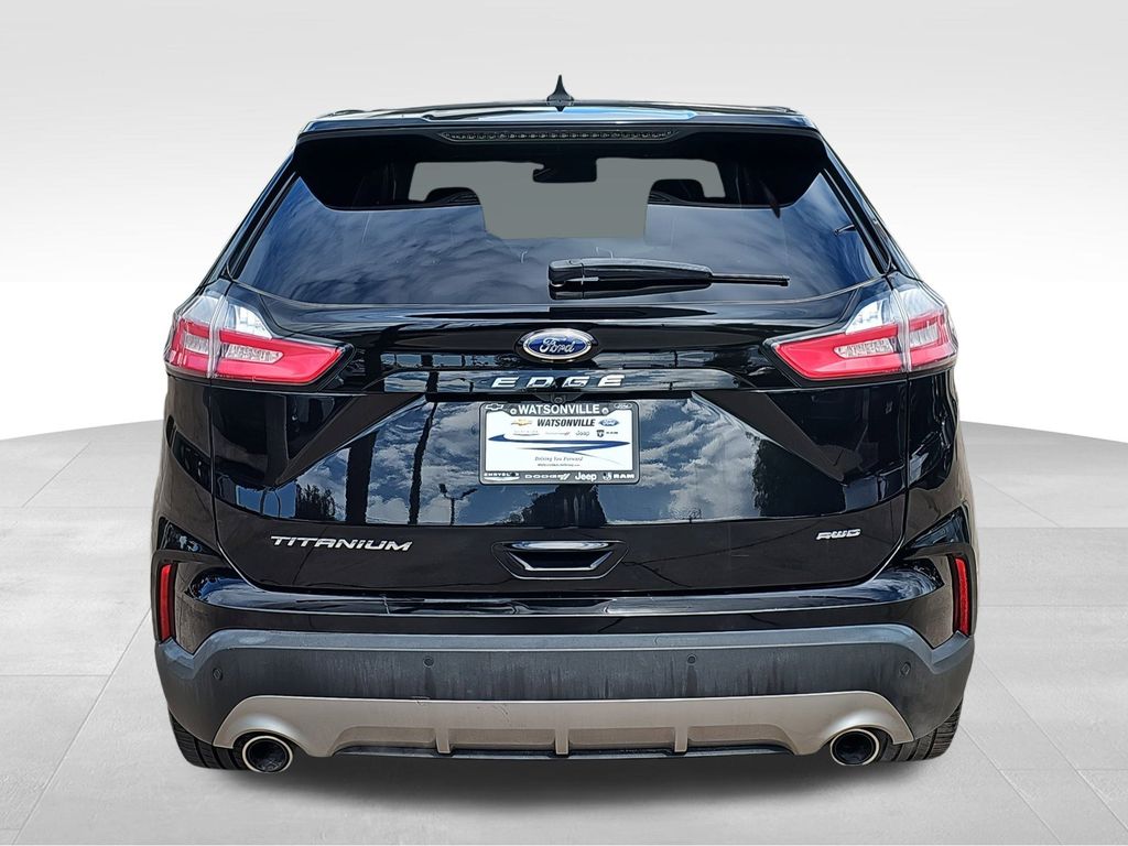 2023 Ford Edge Titanium photo 4