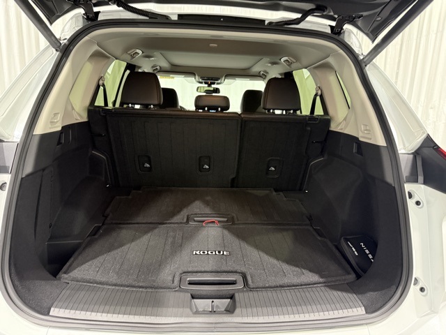 2026 Nissan Rogue Platinum photo 7