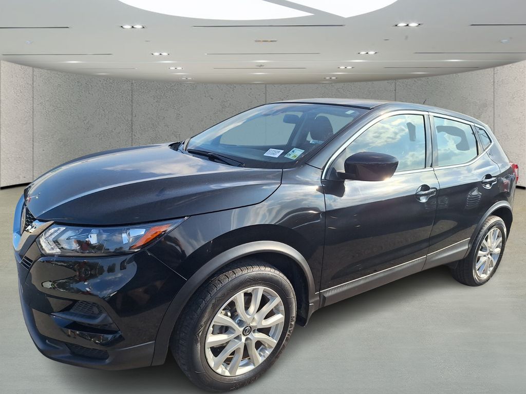 2021 Nissan Rogue Sport S's photo