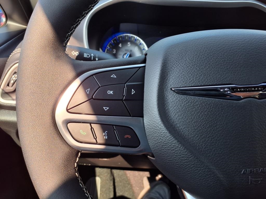 2026 Chrysler Pacifica photo 20