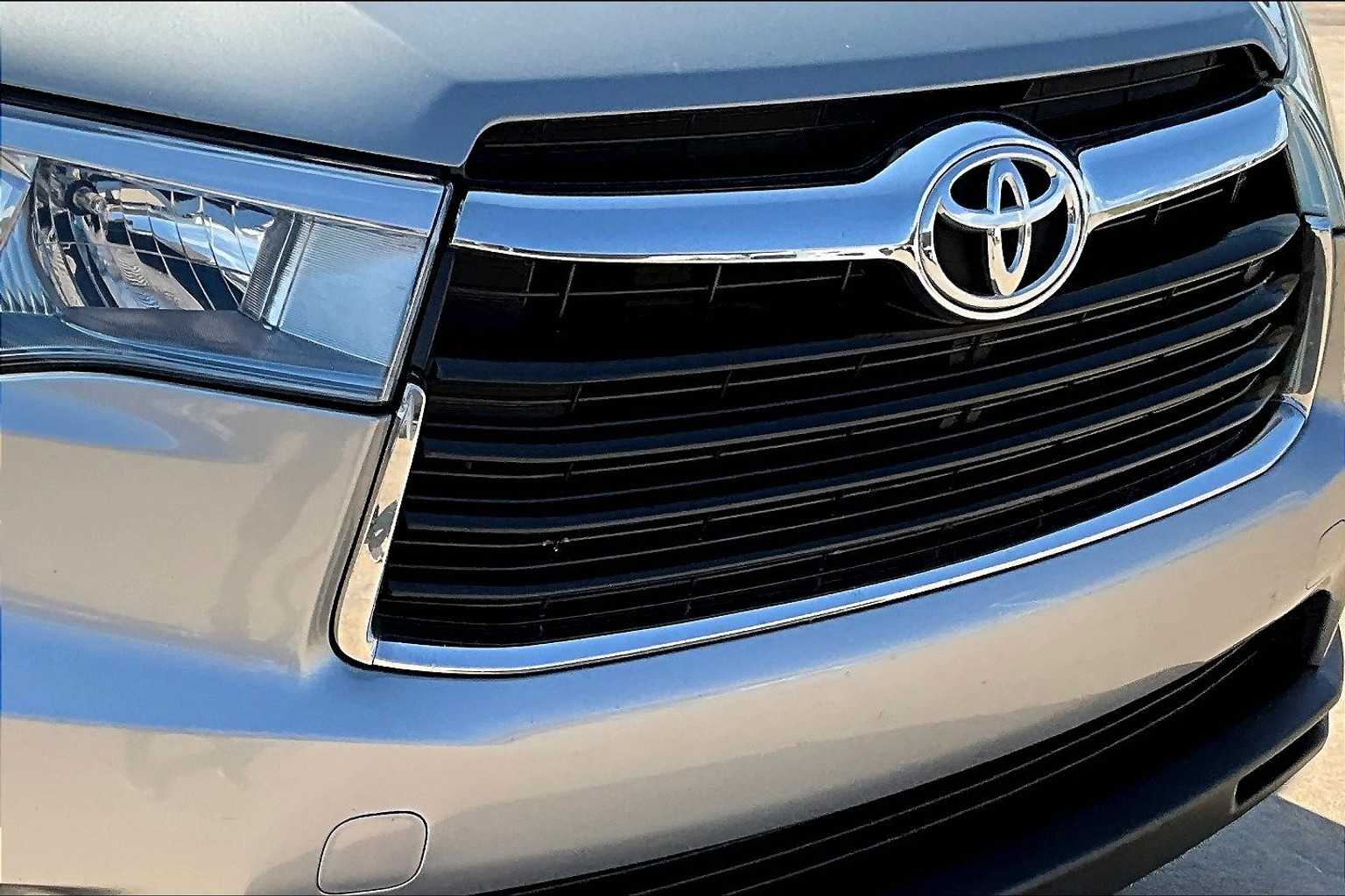 2015 Toyota Highlander XLE photo 25