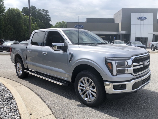 2025 Ford F-150 Lariat photo 2