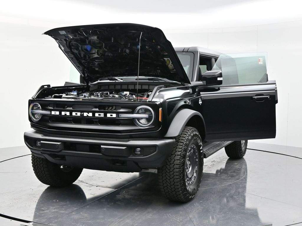 2025 Ford Bronco Outer Banks photo 48