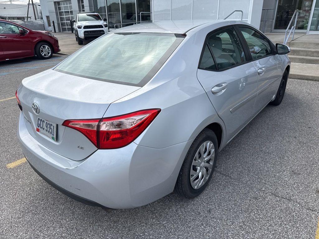 2019 Toyota Corolla LE photo 2