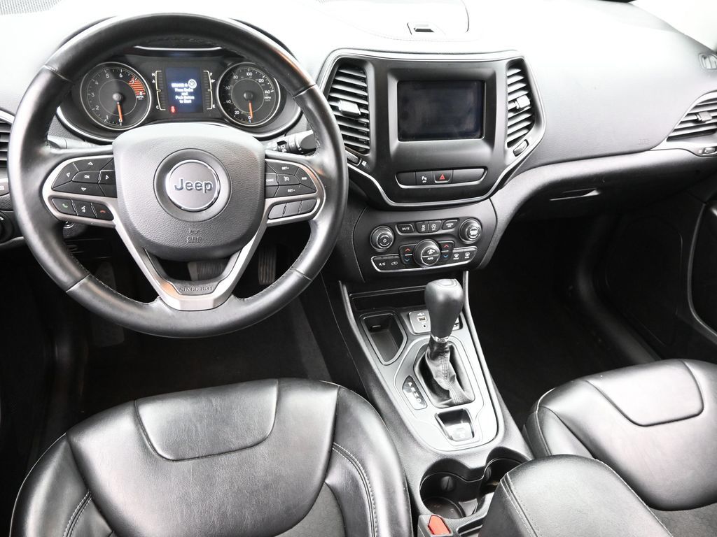 2020 Jeep Cherokee Latitude photo 9