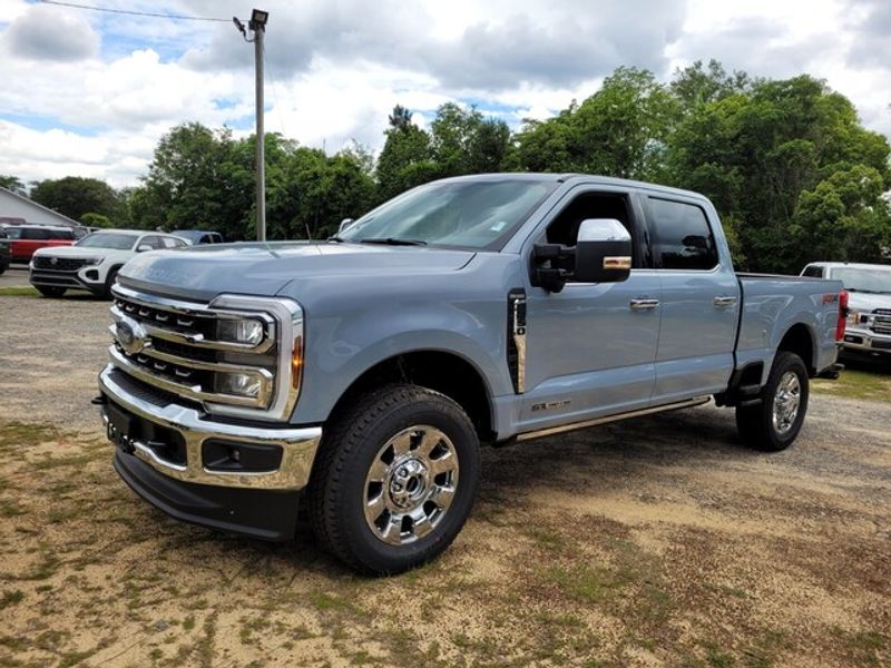 2025 Ford F-250 King Ranch photo 3