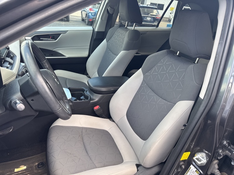 2020 Toyota RAV4 XLE Sport photo 12