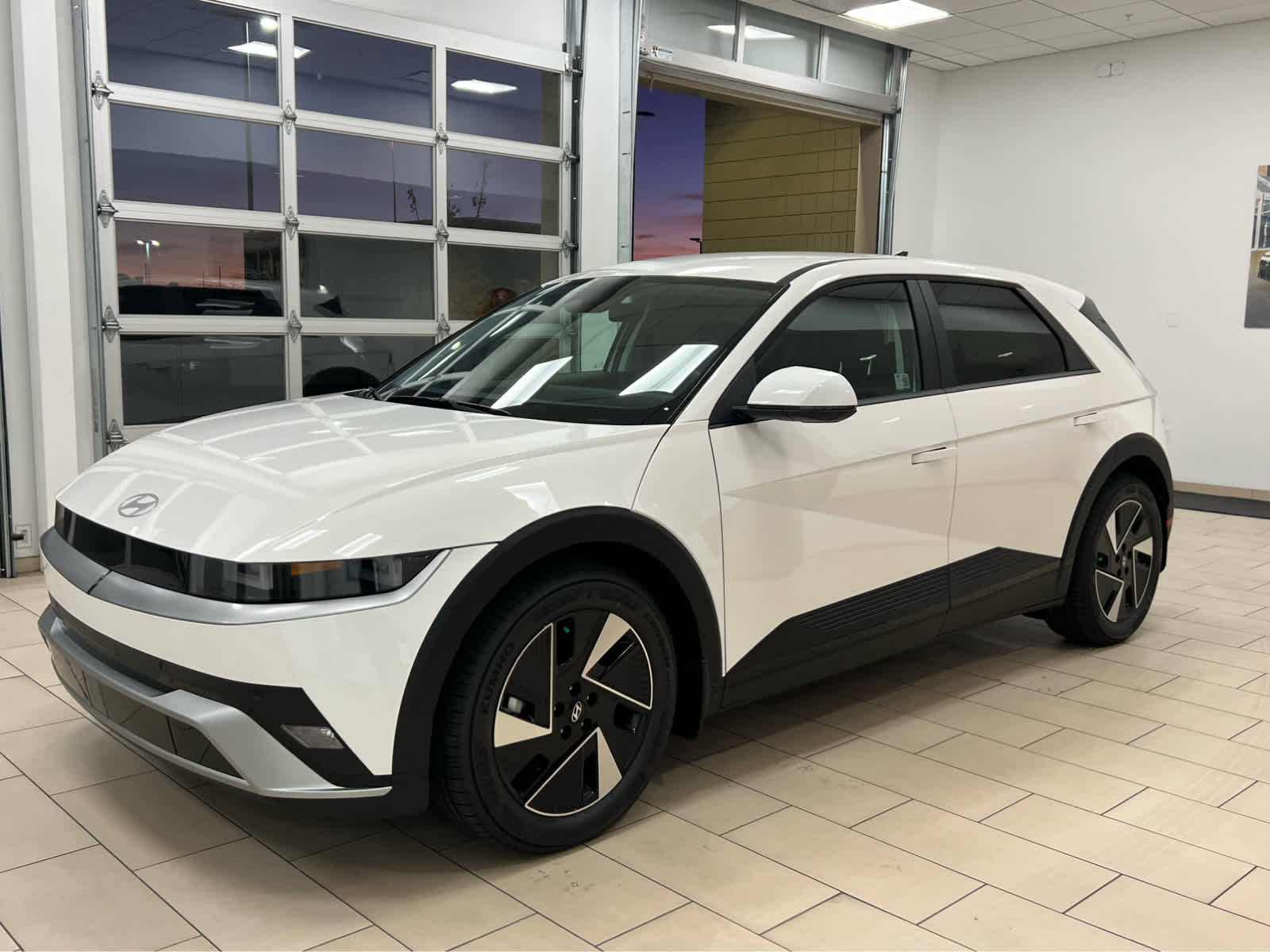 2026 Hyundai IONIQ 5 SE's photo