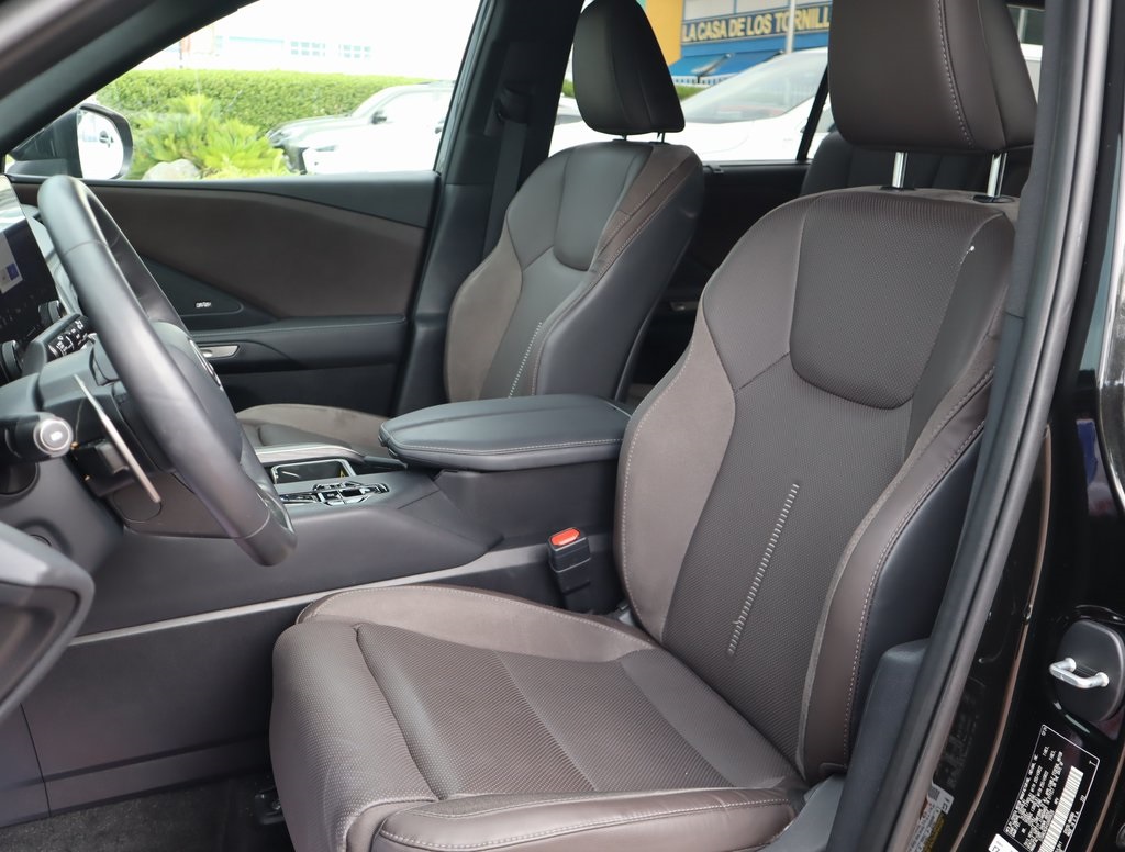 2025 Lexus TX 550h+ Luxury photo 3