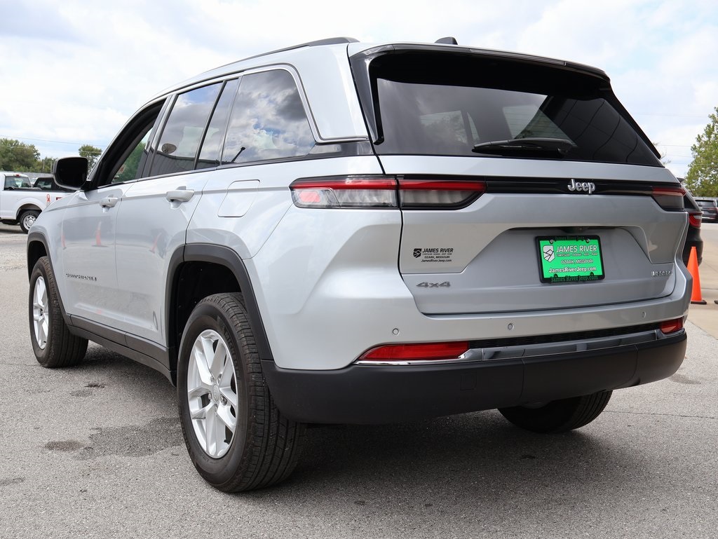 2023 Jeep Grand Cherokee Laredo X photo 3