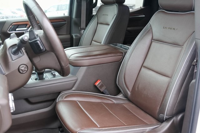 Used 2023 White GMC Denali image 15