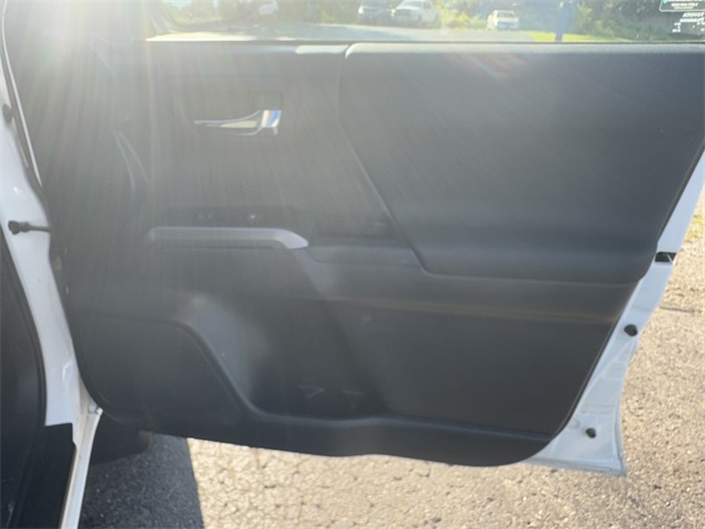 2022 Toyota Tacoma TRD Sport 4x4 photo 13