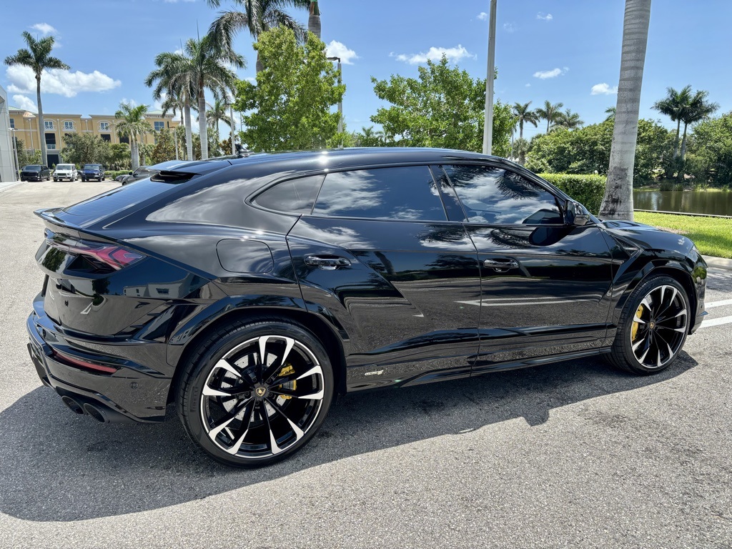 2024 Lamborghini Urus S photo 6