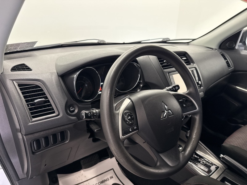 2019 Mitsubishi Outlander Sport ES photo 19