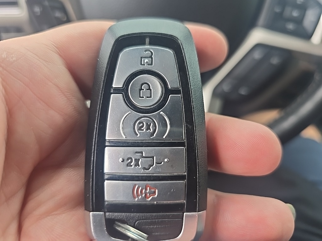 2020 Ford F-150 Lariat photo 18