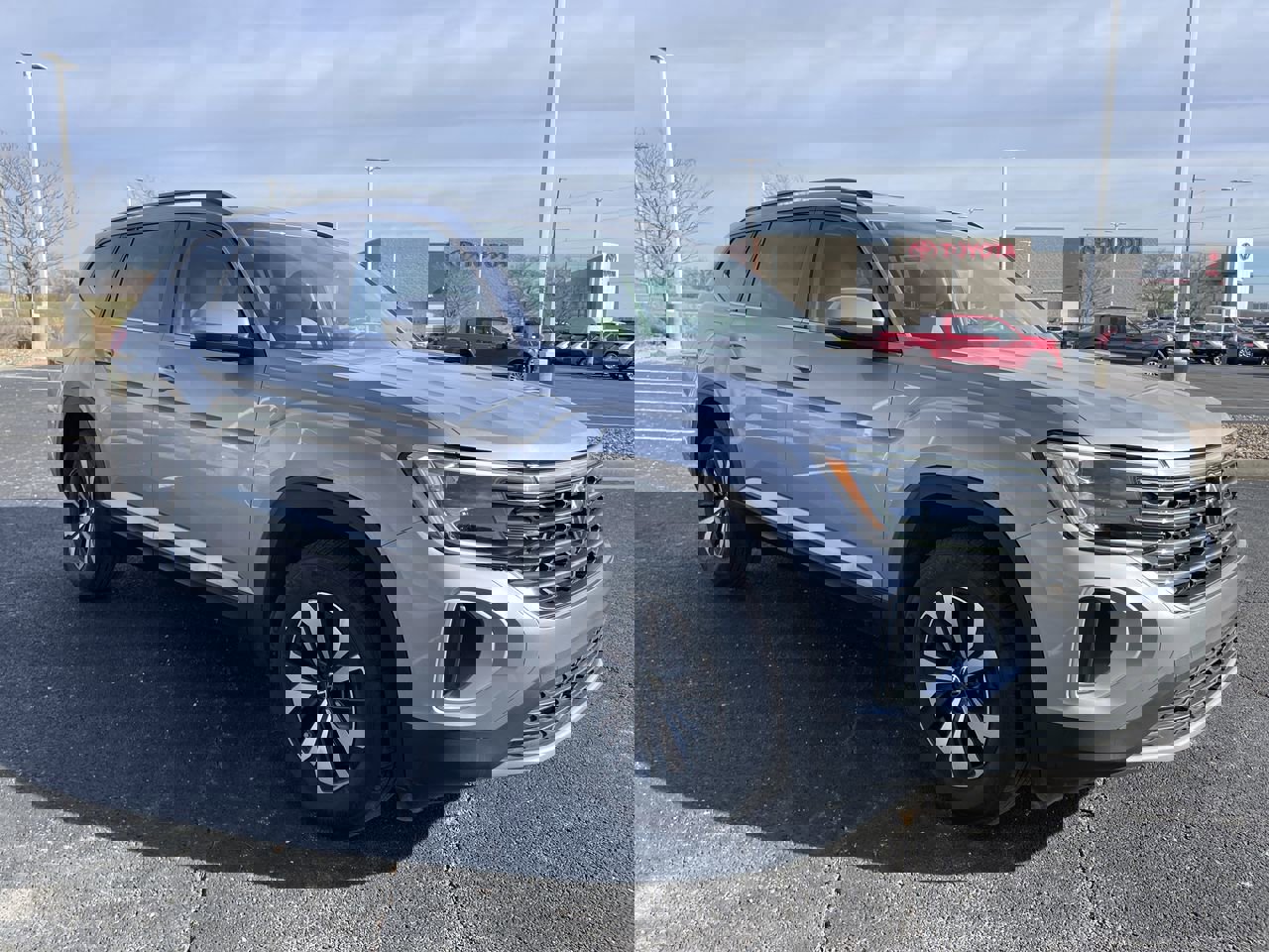 2024 Volkswagen Atlas SE's photo