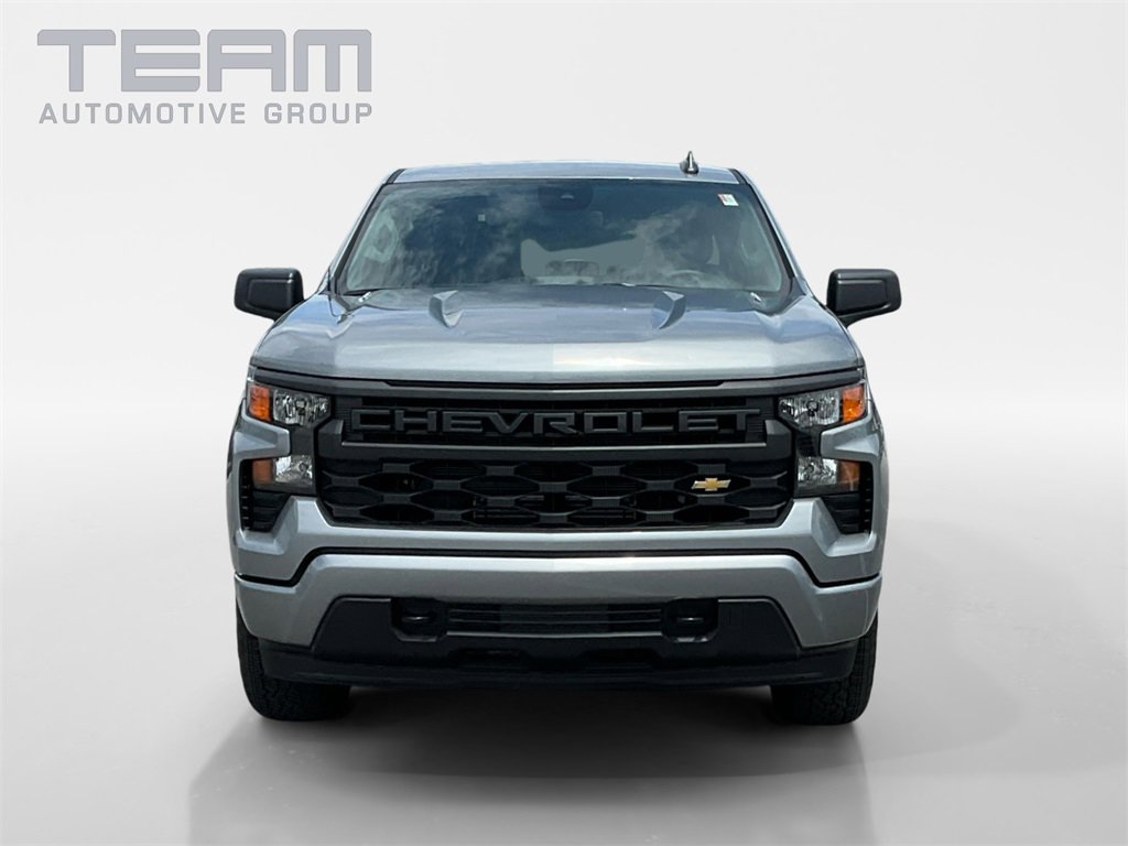 2025 Chevrolet Silverado 1500 Custom photo 2