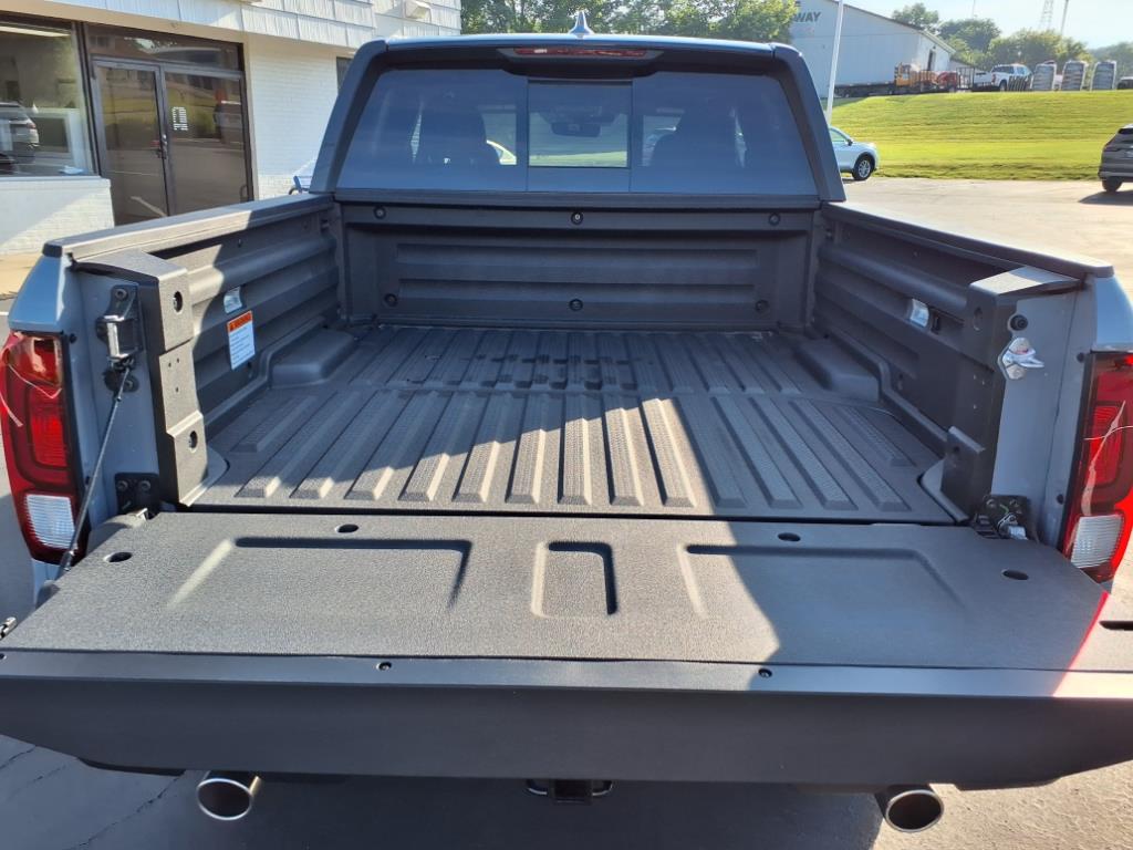 2025 Honda Ridgeline Black Edition photo 5