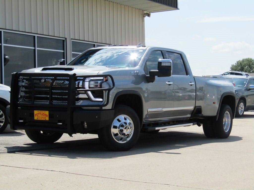 2025 Chevrolet Silverado 3500HD High Country photo 12