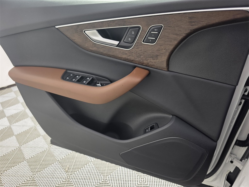 2025 Audi Q7 55 Premium photo 24