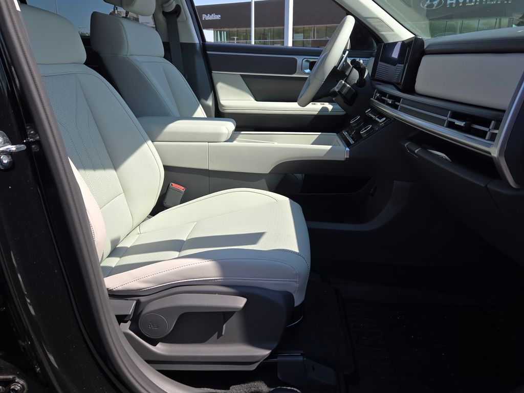 2024 Hyundai Santa Fe SEL photo 2