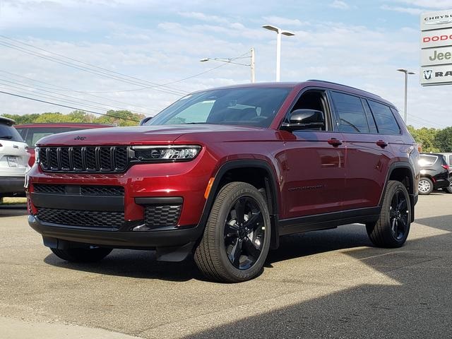 2025 Jeep Grand Cherokee Altitude photo 4