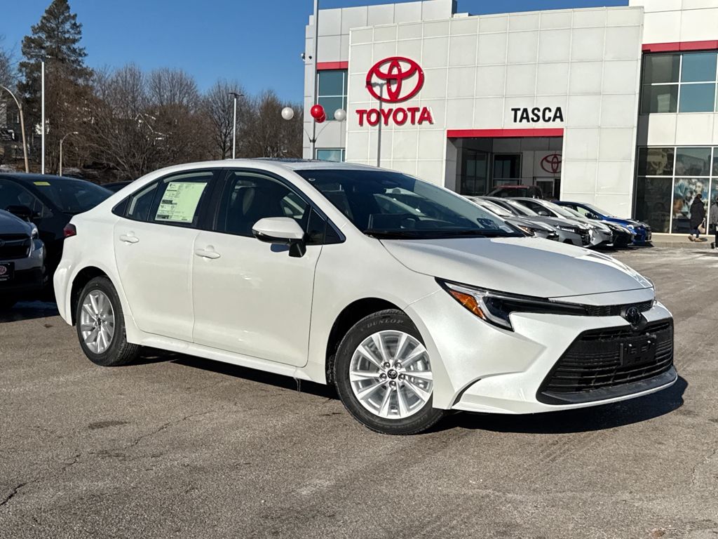 2026 Toyota Corolla XLE's photo