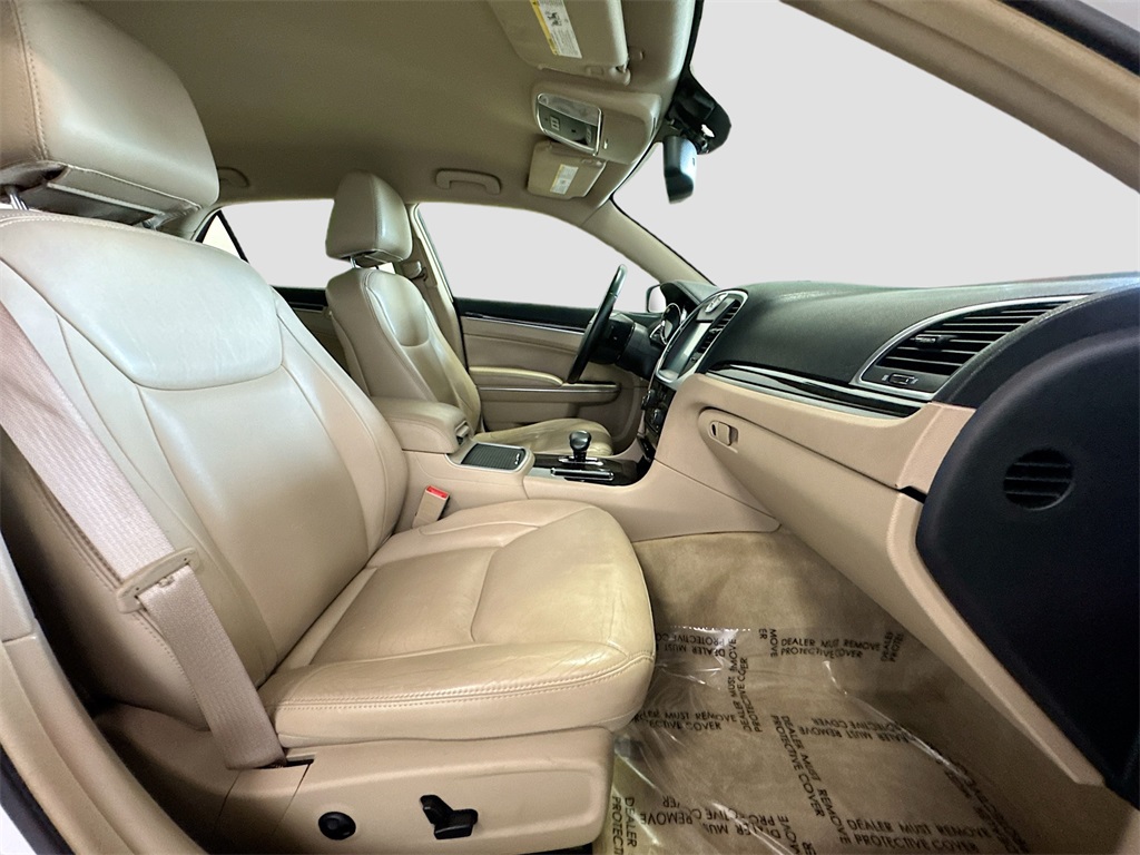 2013 Chrysler 300 Base photo 6
