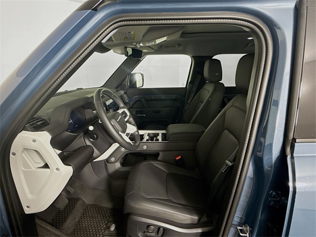 2025 Land Rover Defender 110 S photo 11