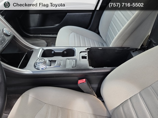 2020 Ford Fusion S photo 33