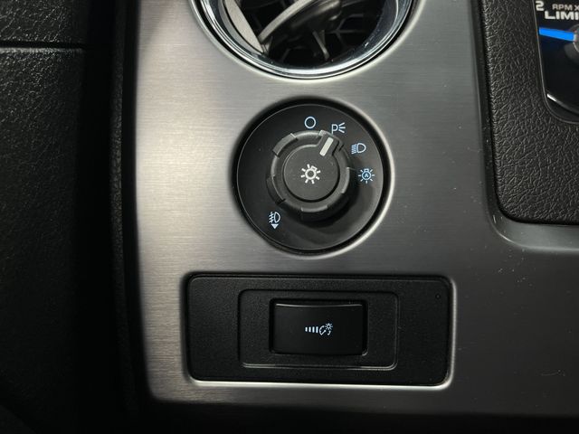 2013 Ford F-150 Limited photo 22