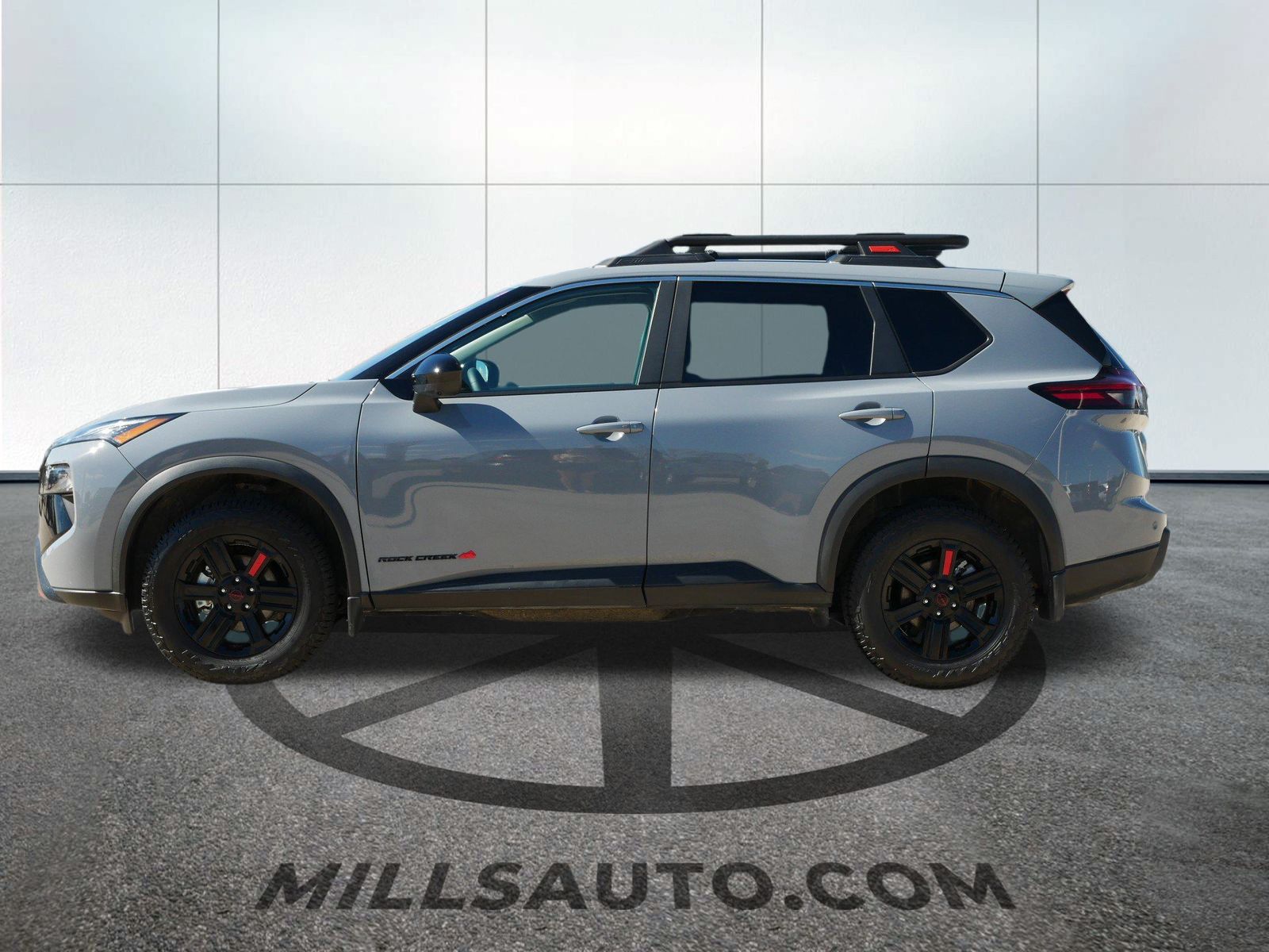 2025 Nissan Rogue SV photo 2
