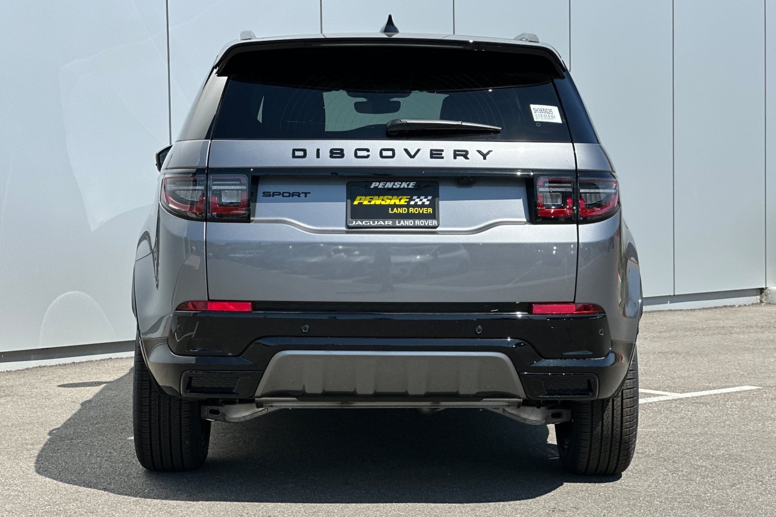 2025 Land Rover Discovery Sport SE photo 4