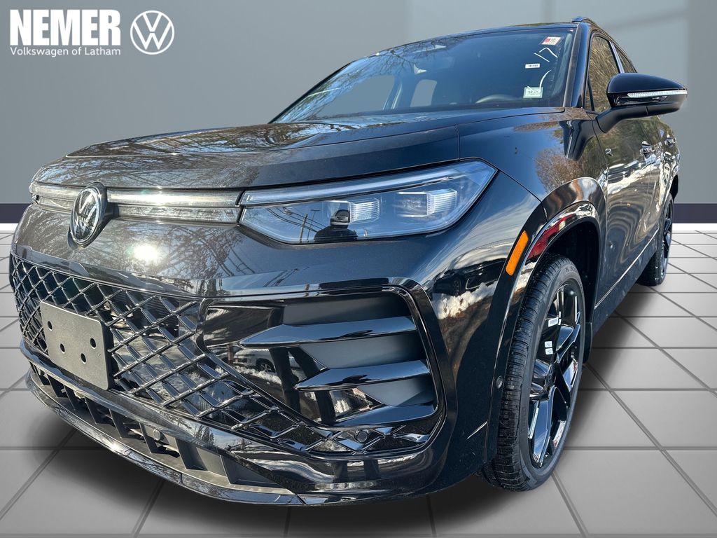 2026 Volkswagen Tiguan SE R-LINE BLACK's photo