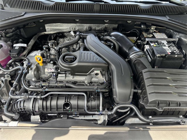 2025 Volkswagen Jetta 1.5T Sport photo 9