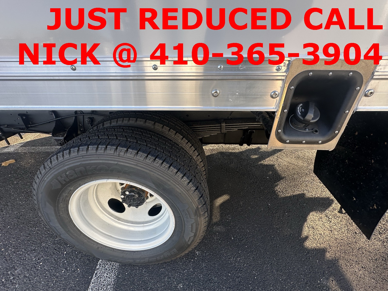 2025 Ford E-350 photo 6
