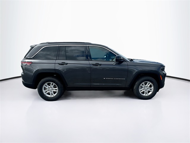2025 Jeep Grand Cherokee Laredo photo 7