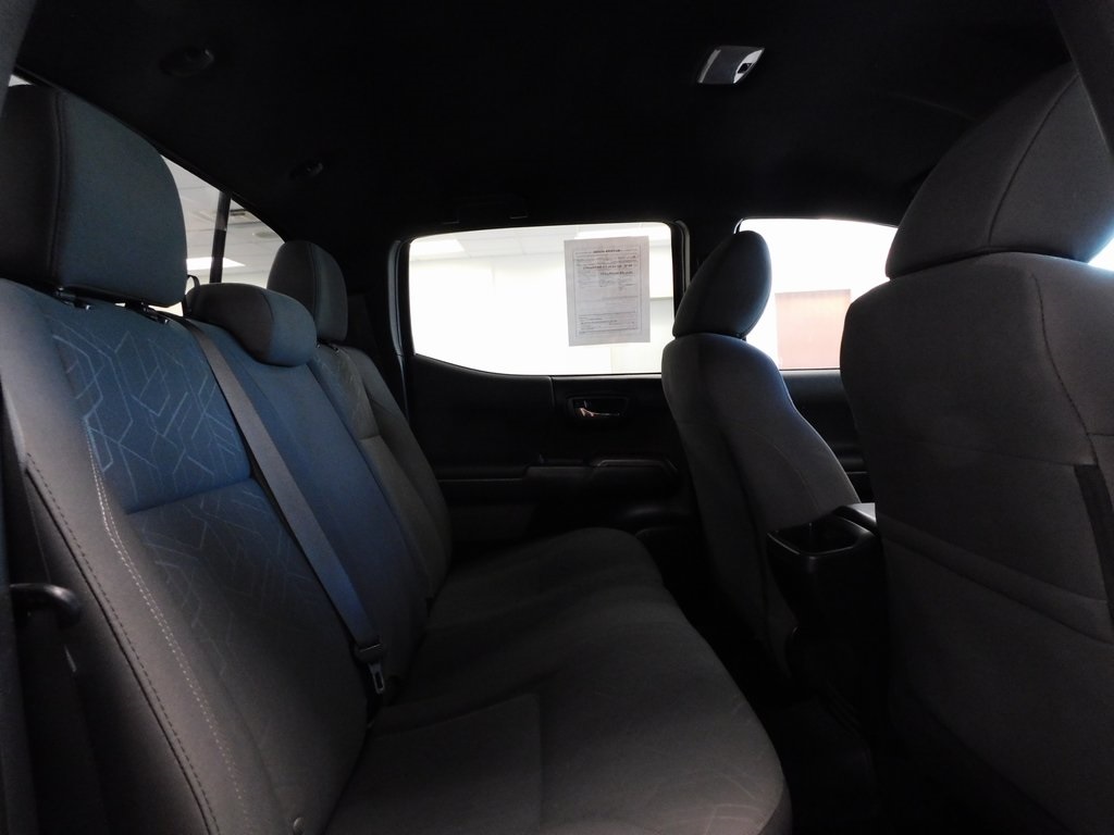 2018 Toyota Tacoma TRD Sport photo 39