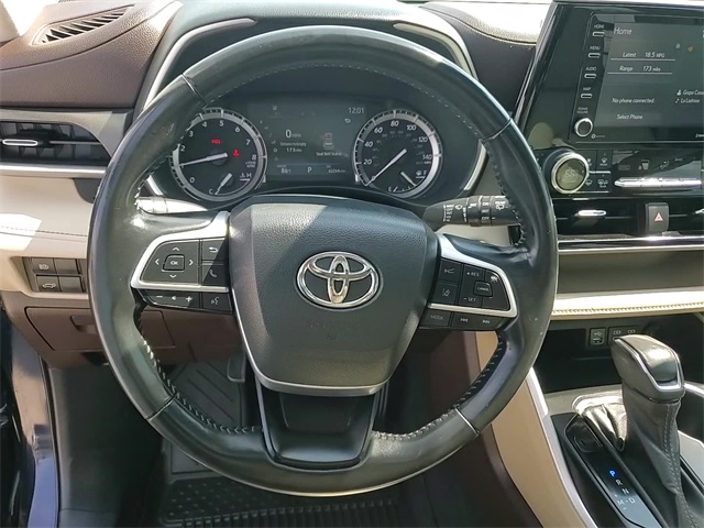 2022 Toyota Highlander XLE photo 12