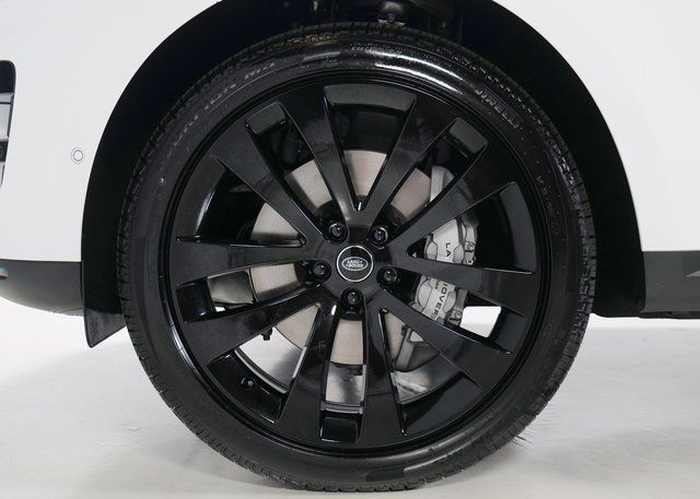 2025 Land Rover Range Rover Sport SE photo 9