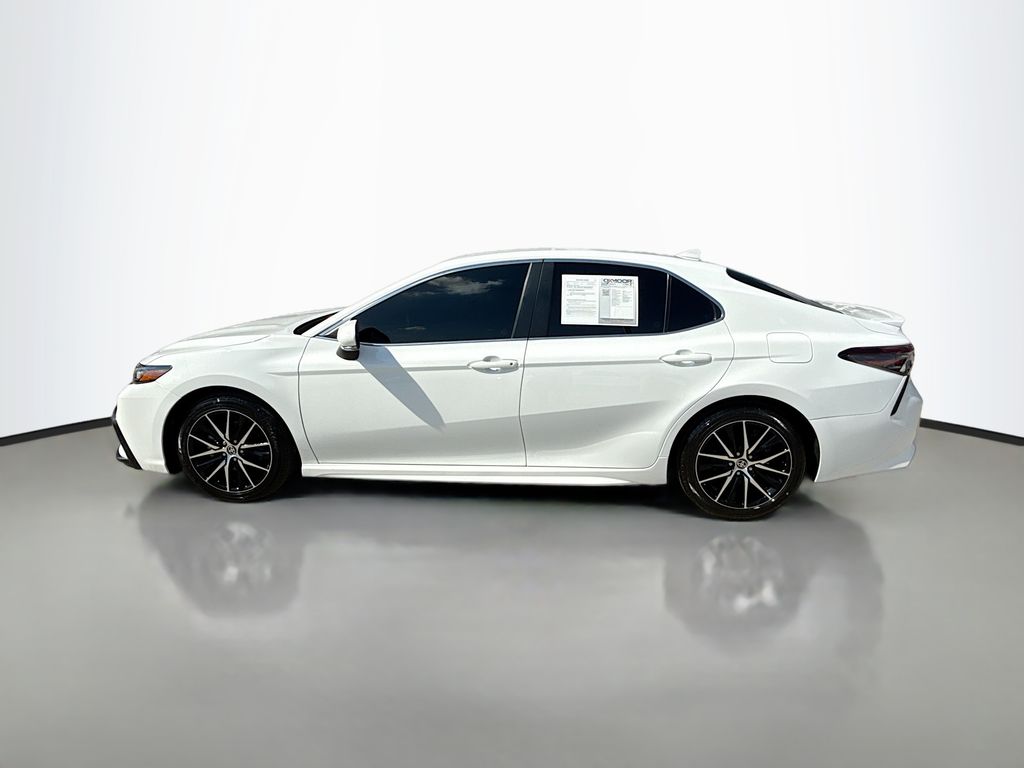 2022 Toyota Camry Hybrid SE photo 4