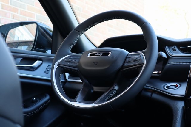 2025 Jeep Grand Cherokee Limited photo 41