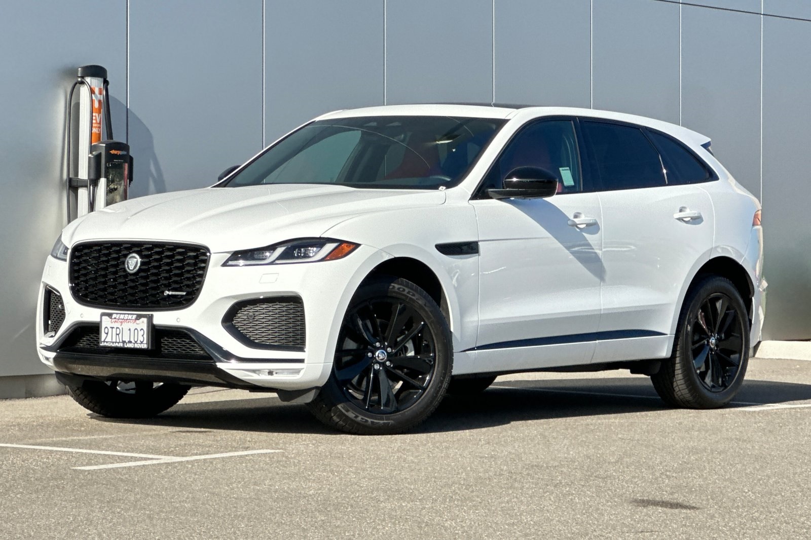 2025 Jaguar F-PACE R-Dynamic S's photo