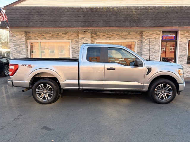 2022 Ford F-150 XL photo 3
