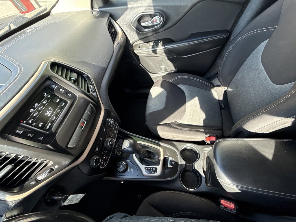2014 Jeep Cherokee Latitude photo 25