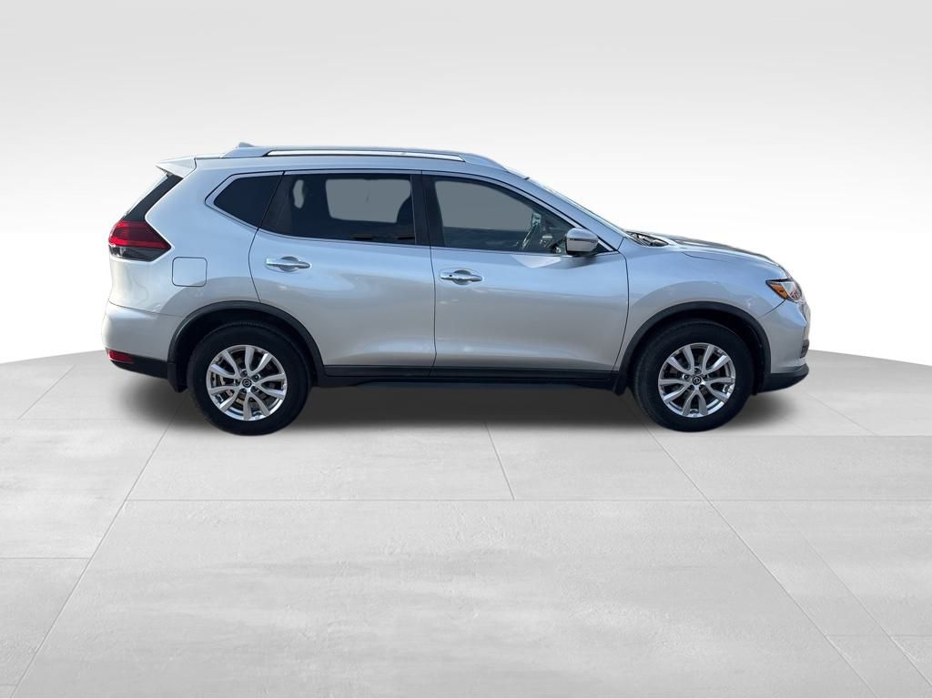 2018 Nissan Rogue SV photo 6