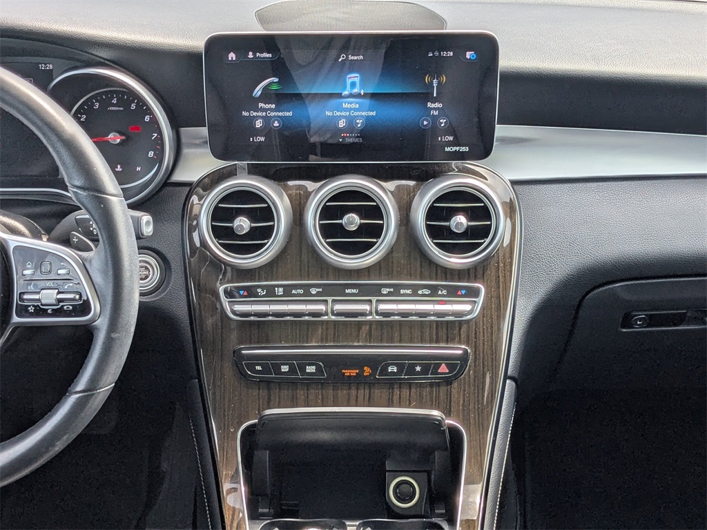 2020 Mercedes Benz GLC 300 photo 18