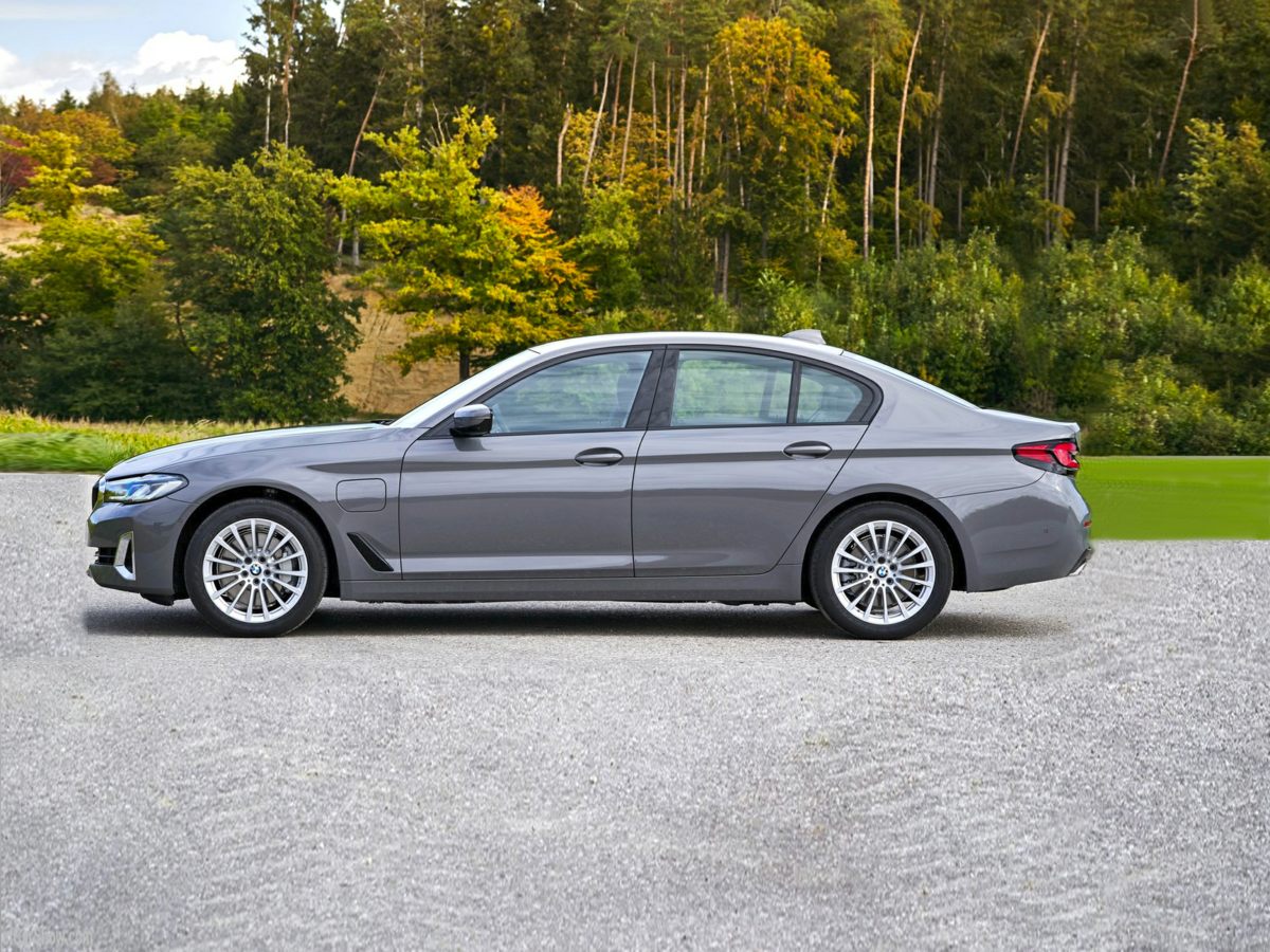 2023 BMW 5 Series 530e's photo