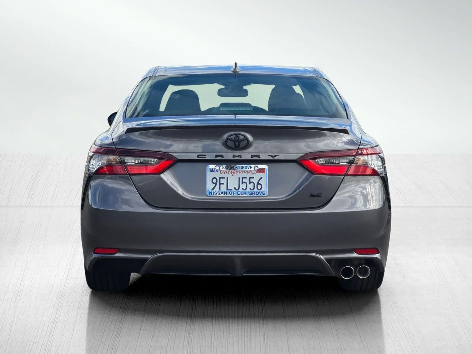 2023 Toyota Camry SE photo 4